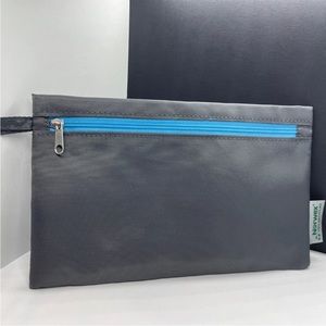 Norwex FACE MASK WRISTLET - Charcoal Brand New Pouch only